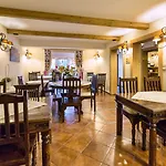 Jan فندق مبيت وإفطار 4*