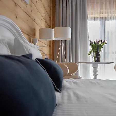 Jan לינה וארוחת בוקר 3*