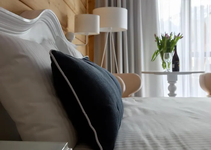 Jan לינה וארוחת בוקר